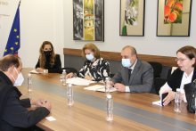 Един от основните ни приоритети е да въведем електронни визи, потвърди министърът на туризма