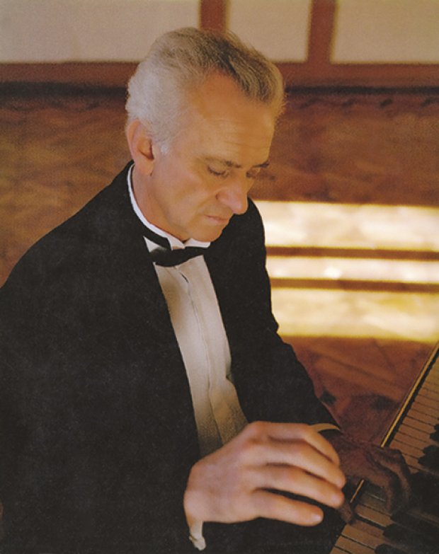 Професор Виктор Чучков ще председателства журито на конкурса "Надежди, таланти, майстори" в Добрич