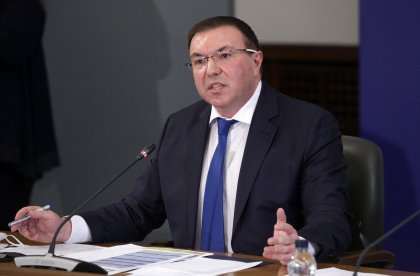 Health Minister Angelov: Vaccination Campaign Progressing at Good Speed Health Minister Angelov: Vaccination Campaign Progressing at Good Speed