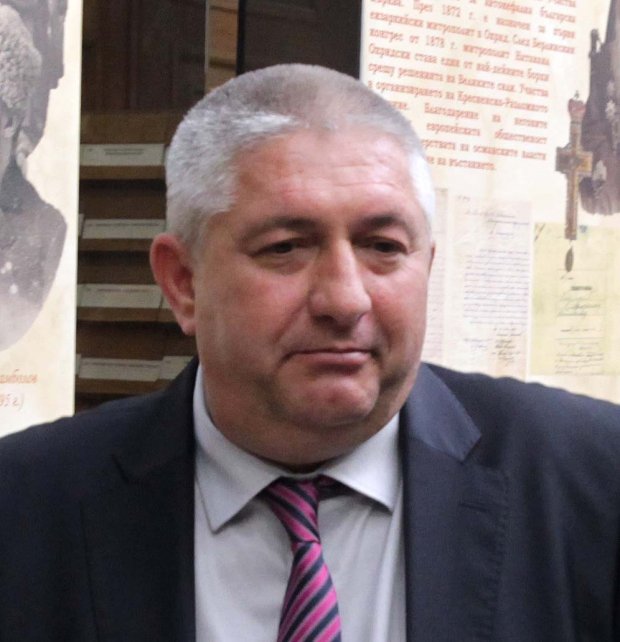 Кметът на Кресна ще внесе предложение да не бъде променяна такса смет за домакинствата, които събират разделно битови отпадъци Кметът на Кресна ще внесе предложение да не бъде променяна такса смет за домакинствата, които събират разделно битови отпадъци