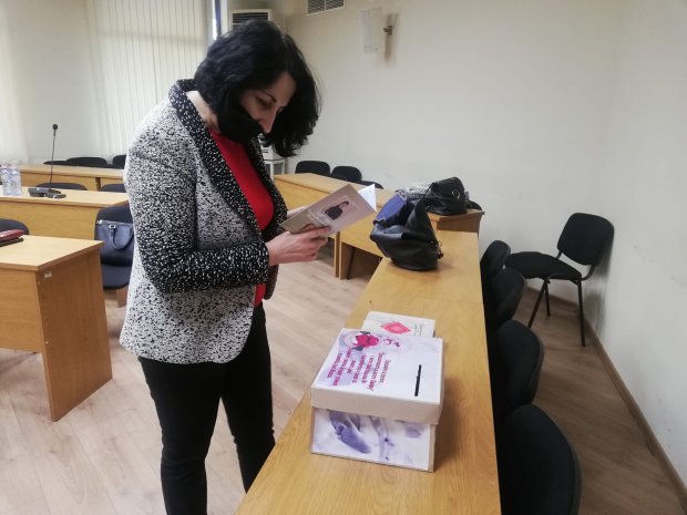 Общинските съветници на Плевен подкрепиха благотворителна кампания за лечението на дете Общинските съветници на Плевен подкрепиха благотворителна кампания за лечението на дете
