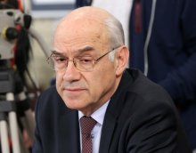 КЕВР отложи заседанието си за обсъждане поскъпване  на тока за бита с 11,51 процента от 1 януари 2022 г. след мораториума на НС