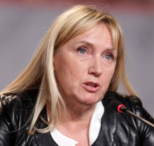 Socialist MP Yoncheva with New Evidence against Culture Minister Banov