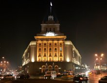 Politicians Comment on Snap Elections' Results