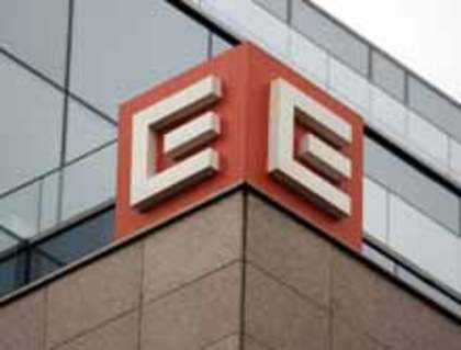 Socialists Submit 200,000 Signatures to Energy Regulator to Stop CEZ Deal