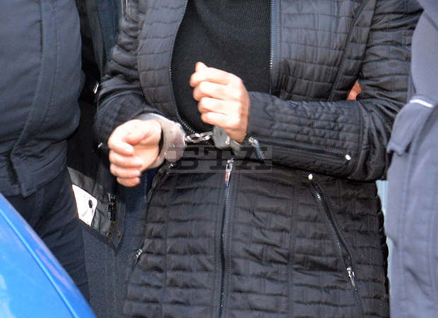 Съдът в Кюстендил остави в ареста жена, издирвана повече от три години заради парична измама