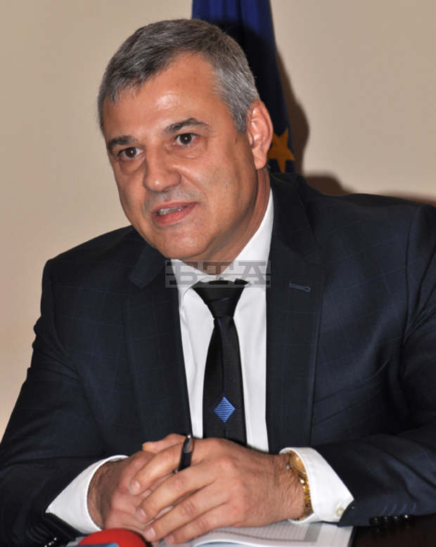 Овладян е пожар във вилната зона на Харманли