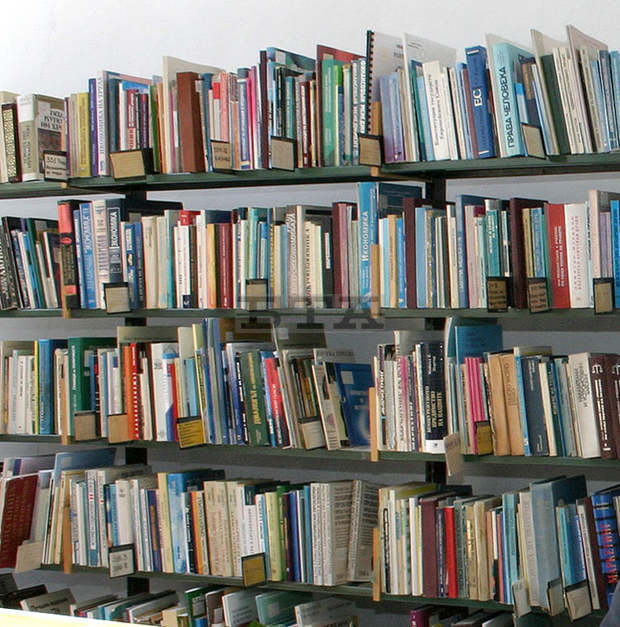 Библиотеката в Котел обнови фонда си