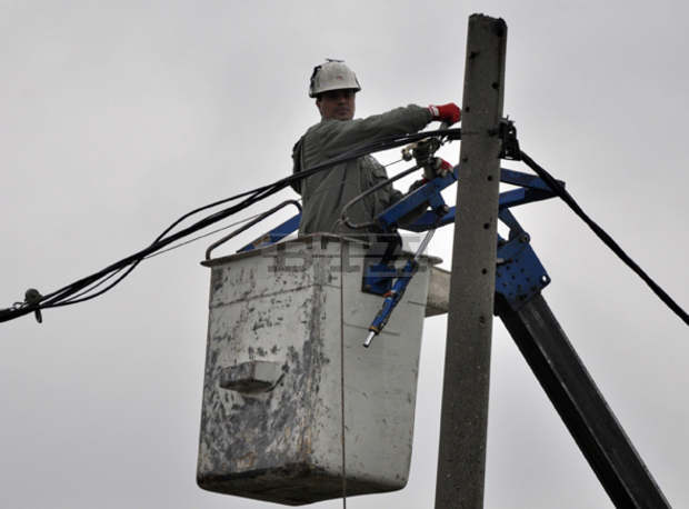 Възстановено е електричеството в сливенски села, които останаха без ток заради бурен вятър