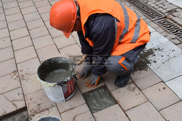 Със средства от държавния бюджет във Видин възстановяват уличната настилка на повече от 20 обекта и междублокови пространства