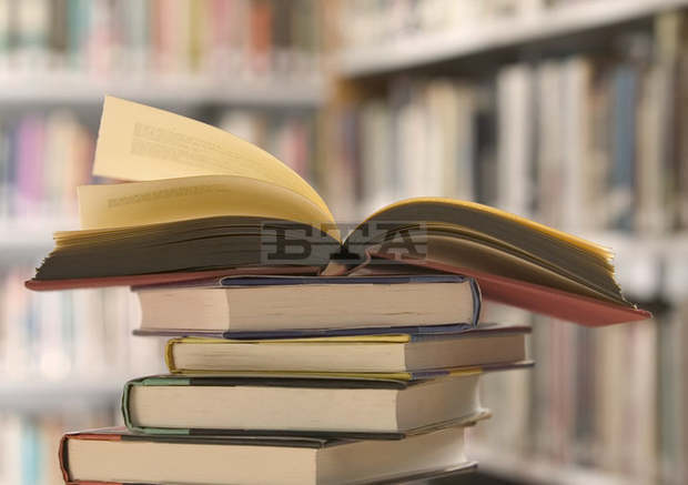 Актьори и поети ще четат в четири емблематични пространства във Велико Търново в Нощта на литературата