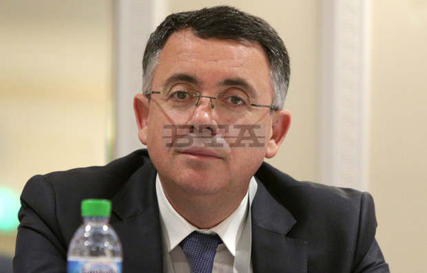 Хасан Азис: България се нуждае от диалог и сядане на масата Хасан Азис: България се нуждае от диалог и сядане на масата