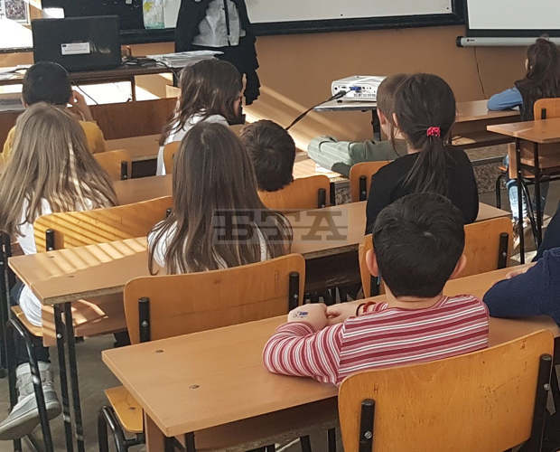 Над 5 200 ученици в шест силистренски общини са били на училище без тестване