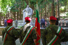 Стотици се поклониха пред подвига на Хаджи Димитър и неговата чета на връх Бузлуджа