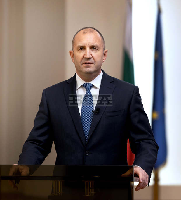 Президентът Румен Радев: Който не гласува, оставя съдбата на Родината, своята и на близките си хора, на произвола на чуждия избор Президентът Румен Радев: Който не гласува, оставя съдбата на Родината, своята и на близките си хора, на произвола на чуждия избор