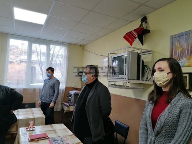 Кандидати от листата за народни представители на коалиция "БСП за България" в Русе се срещнаха с жители на село Николово