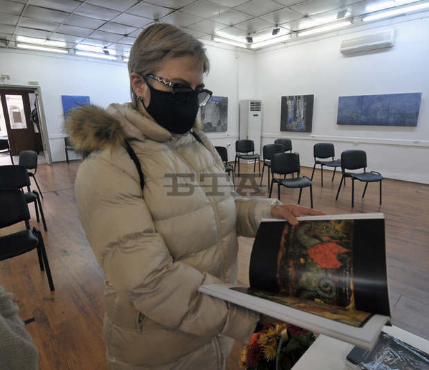 В Бургас представиха най-новото издание на местната художествена галерия "Петко Задгорски" В Бургас представиха най-новото издание на местната художествена галерия "Петко Задгорски"