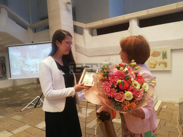 Паметникът на Бузлуджа не е политически или идеологически въпрос, а отправна точка към неговото бъдеще, заяви кметът на Казанлък Галина Стоянова при откриването на международна конференция