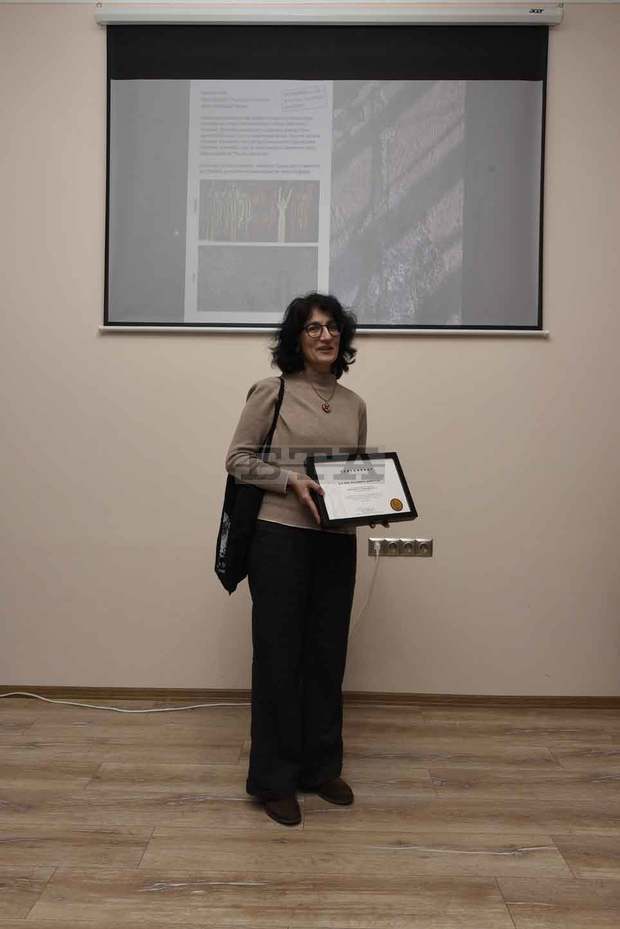 Мозайките на Паметника на Бузлуджа са спасени, сред "осиновителите" им са кмет,лекари, адвокати, българи и чужденци Мозайките на Паметника на Бузлуджа са спасени, сред "осиновителите" им са кмет,лекари, адвокати, българи и чужденци