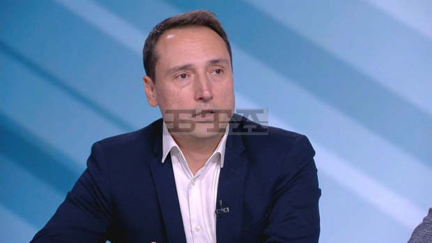 Гласуването за Румен Радев и за "Продължаваме промяната" успя да отнеме вот от БСП, заяви социологът Добромир Живков