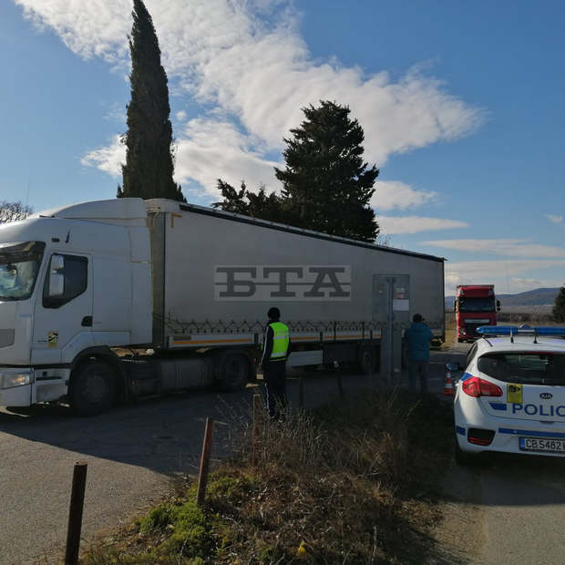 Два акта за техническа неизправност и спрян от движение камион са резултатите от акция за широкообхватен контрол в Сливен