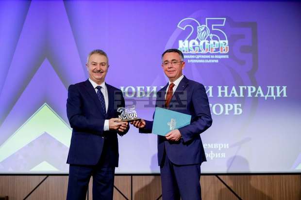 Кметът на Монтана е отличен за цялостен принос в развитието на НСОРБ Кметът на Монтана е отличен за цялостен принос в развитието на НСОРБ