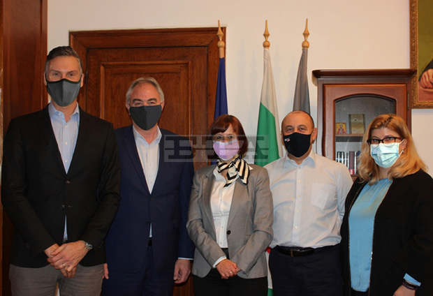 Главният оперативен директор на компанията LEONI се е срещнал с кмета на Плевен Главният оперативен директор на компанията LEONI се е срещнал с кмета на Плевен