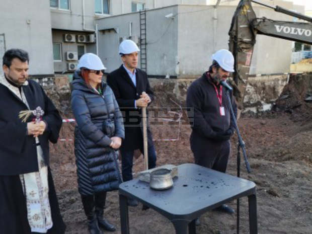 Направиха първа копка на Национална онкологична болница в Бургас Направиха първа копка на Национална онкологична болница в Бургас