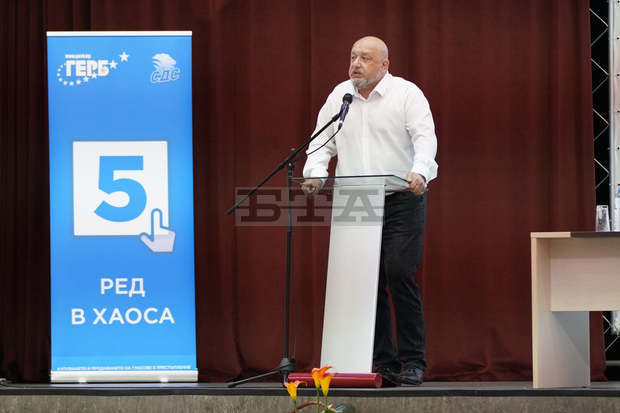 Красен Кралев: Срещу ГЕРБ стоят политически дружинки на олигарсите Красен Кралев: Срещу ГЕРБ стоят политически дружинки на олигарсите