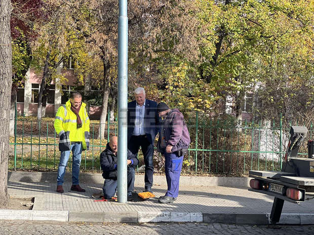 Община Пловдив подменя близо 2000 осветителни тела с LED лампи в "Централен" и "Южен" Община Пловдив подменя близо 2000 осветителни тела с LED лампи в "Централен" и "Южен"