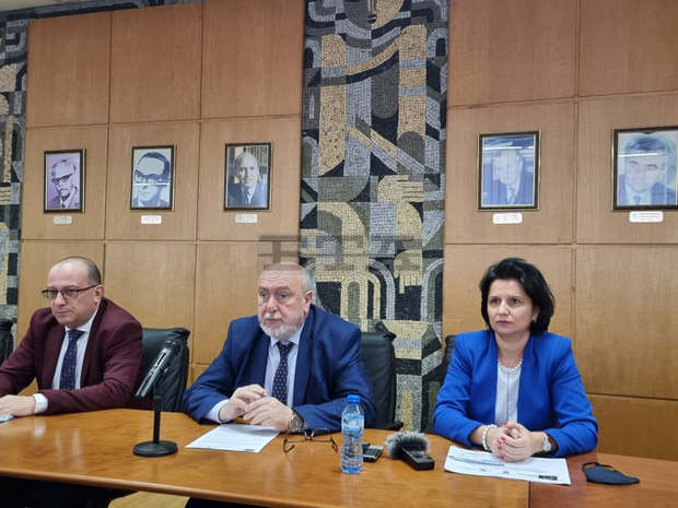 Шест нови магистърски програми ще бъдат разкрити във Великотърновския университет в партньорство с още шест университета Шест нови магистърски програми ще бъдат разкрити във Великотърновския университет в партньорство с още шест университета