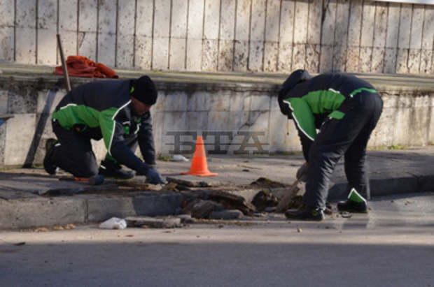 Във Видин се извършват ремонтни дейности на тротоарите и продължава благоустрояването на града