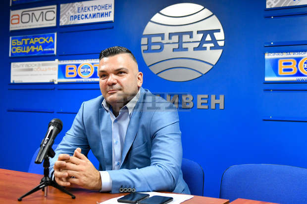 От "Има такъв народ" залагат на срещите с хората в предизборната кампания От "Има такъв народ" залагат на срещите с хората в предизборната кампания