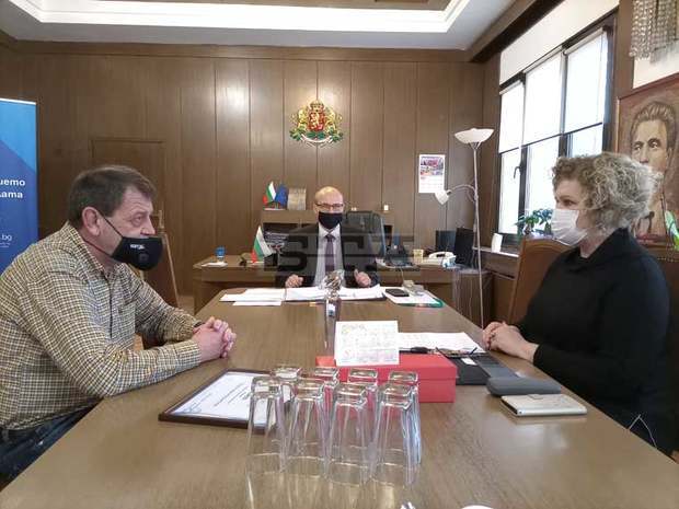 Областният управител на Ловеч свиква кризисния щаб по здравеопазването Областният управител на Ловеч свиква кризисния щаб по здравеопазването