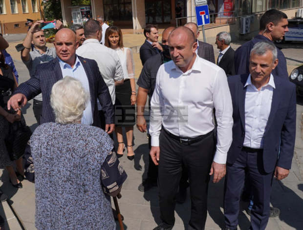 Финансовата децентрализация на общините ще ги освободи от недобросъвестен натиск на изпълнителната власт, смята президентът