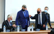 Близо 40 човека са задържани за купуване на гласове