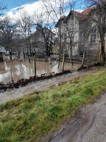 Наводнени са десетина къщи в радомирското село Негованци