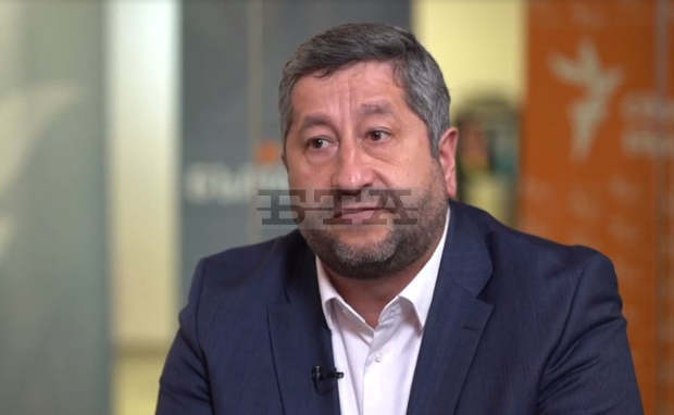 Христо Иванов: Не изключвам нищо извън червените линии