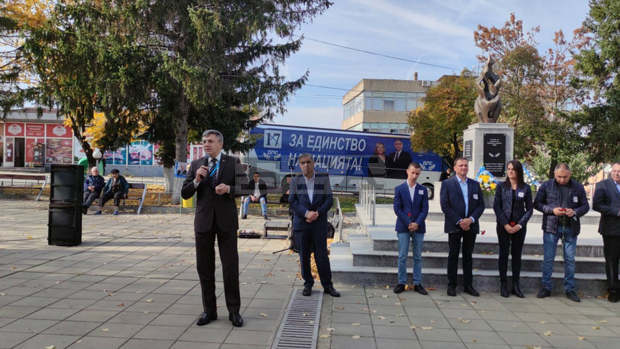 Мустафа Карадайъ от Каолиново: Демокрацията дойде благодарение на този площад. Няма да допуснем отстъпление! Мустафа Карадайъ от Каолиново: Демокрацията дойде благодарение на този площад. Няма да допуснем отстъпление!