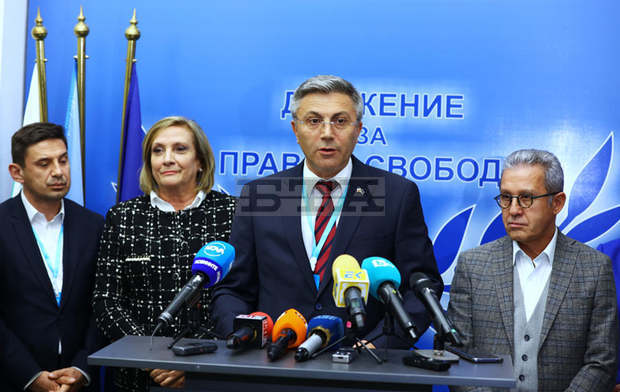 Тези избори отчитат най-ниската избирателна активност от демократичните промени насам, каза Мустафа Карадайъ Тези избори отчитат най-ниската избирателна активност от демократичните промени насам, каза Мустафа Карадайъ