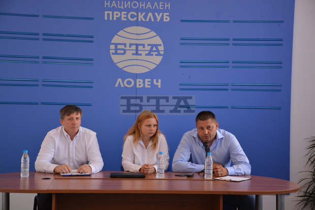 ПП "Възраждане" в Ловеч: "Ние имаме решение на проблемите в Ловеч и страната" ПП "Възраждане" в Ловеч: "Ние имаме решение на проблемите в Ловеч и страната"