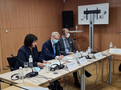 Около 10 процента от новите учители остават трайно в образователната система, според проучване на Световната банка Около 10 процента от новите учители остават трайно в образователната система, според проучване на Световната банка
