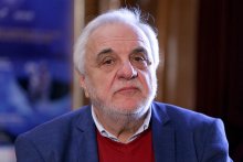 Акад. Пламен Карталов представя книгата си за Вагнер в Русе