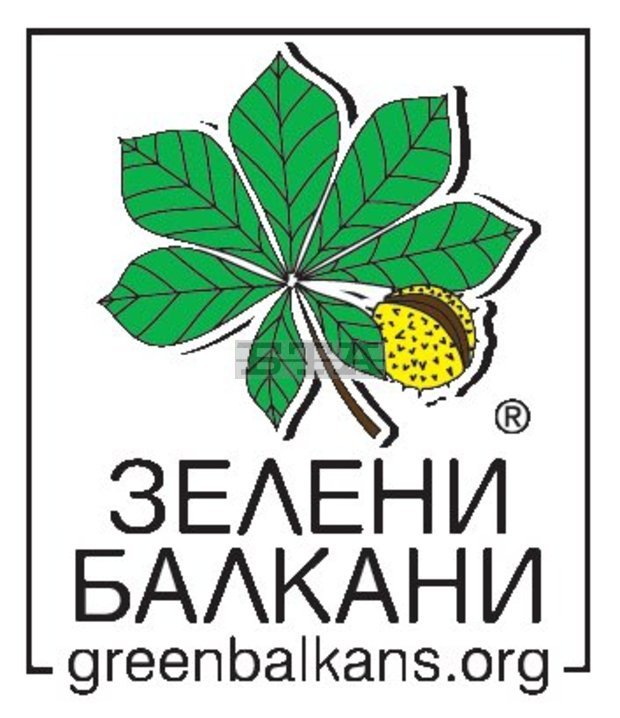 Организацията "Зелени Балкани" е подала сигнал, че сърфисти нарушават режима на защитената територия Поморийско езеро