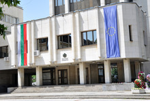 Четирима студенти са започнали практическо обучение в областната администрация в Ловеч