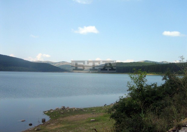 Водоползвателите от язовир "Студена" остават без вода утре Водоползвателите от язовир "Студена" остават без вода утре