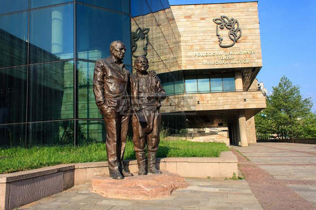 Втора премиера на рок спектакъла "Ще те накарам да се влюбиш" предстои на 22 ноември в Смолян Втора премиера на рок спектакъла "Ще те накарам да се влюбиш" предстои на 22 ноември в Смолян