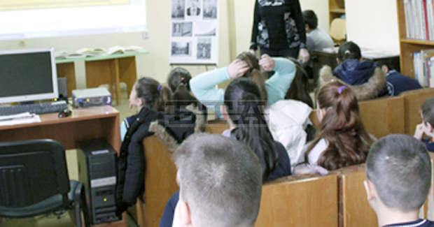 Няма затворени училища, преминали изцяло на дистанционно обучение в област Сливен