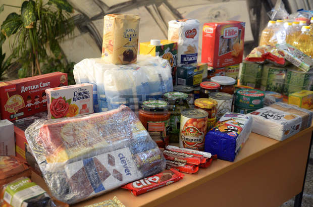 Фирма осигури хранителни продукти за 1200 нуждаещи се от община Разград Фирма осигури хранителни продукти за 1200 нуждаещи се от община Разград