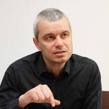 Да пуснем кислородните апарати на артистите, имат нужда от препитание, призовават от "Възраждане"